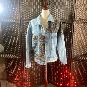 -028 NWOT STYLISH LEOPARD PATCHWORK DISTRESSED DENIM JACKET.